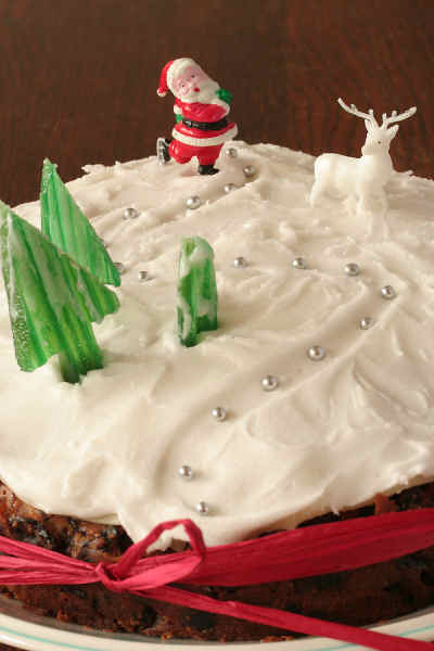 Christmas cake with easy royal icing and bought decorations