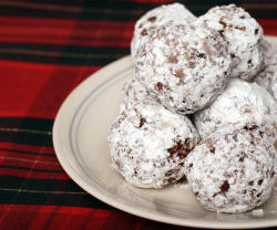 Snow Drop Cookies - so pretty at Christmas!